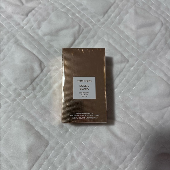 Tom Ford Soleil Blanc Shimmering Body Oil in Gold - Picture 2 of 3